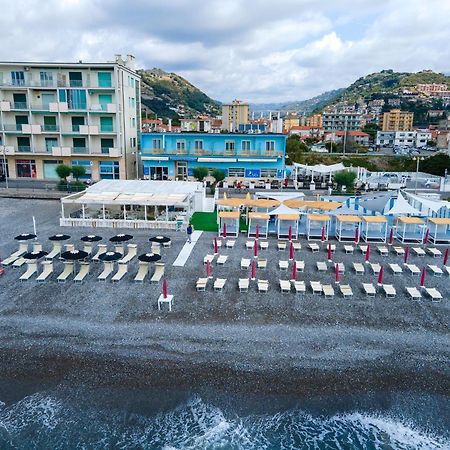 Hotel Piccolo Paradiso Бордигера Экстерьер фото