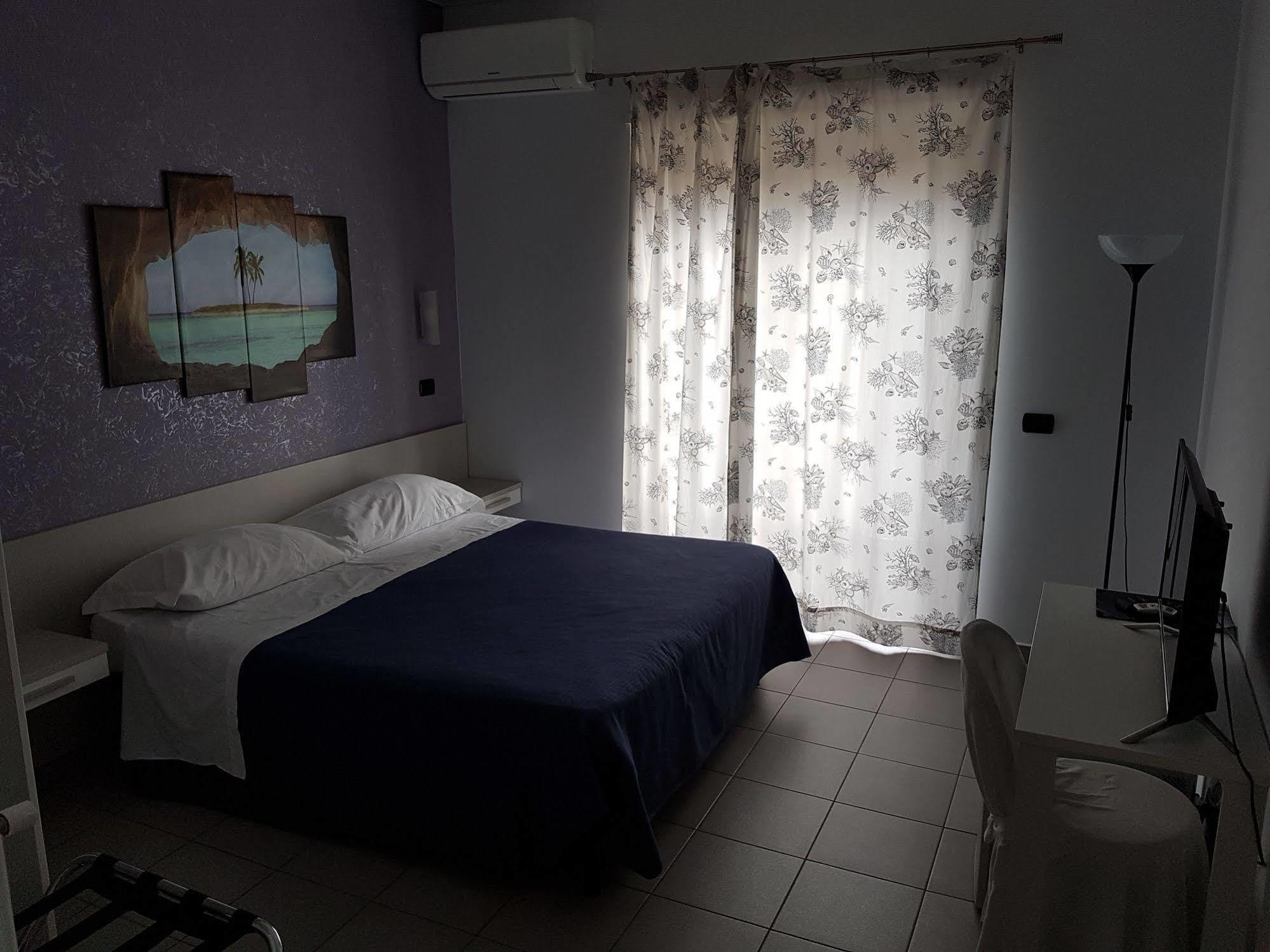 Hotel Piccolo Paradiso Бордигера Экстерьер фото